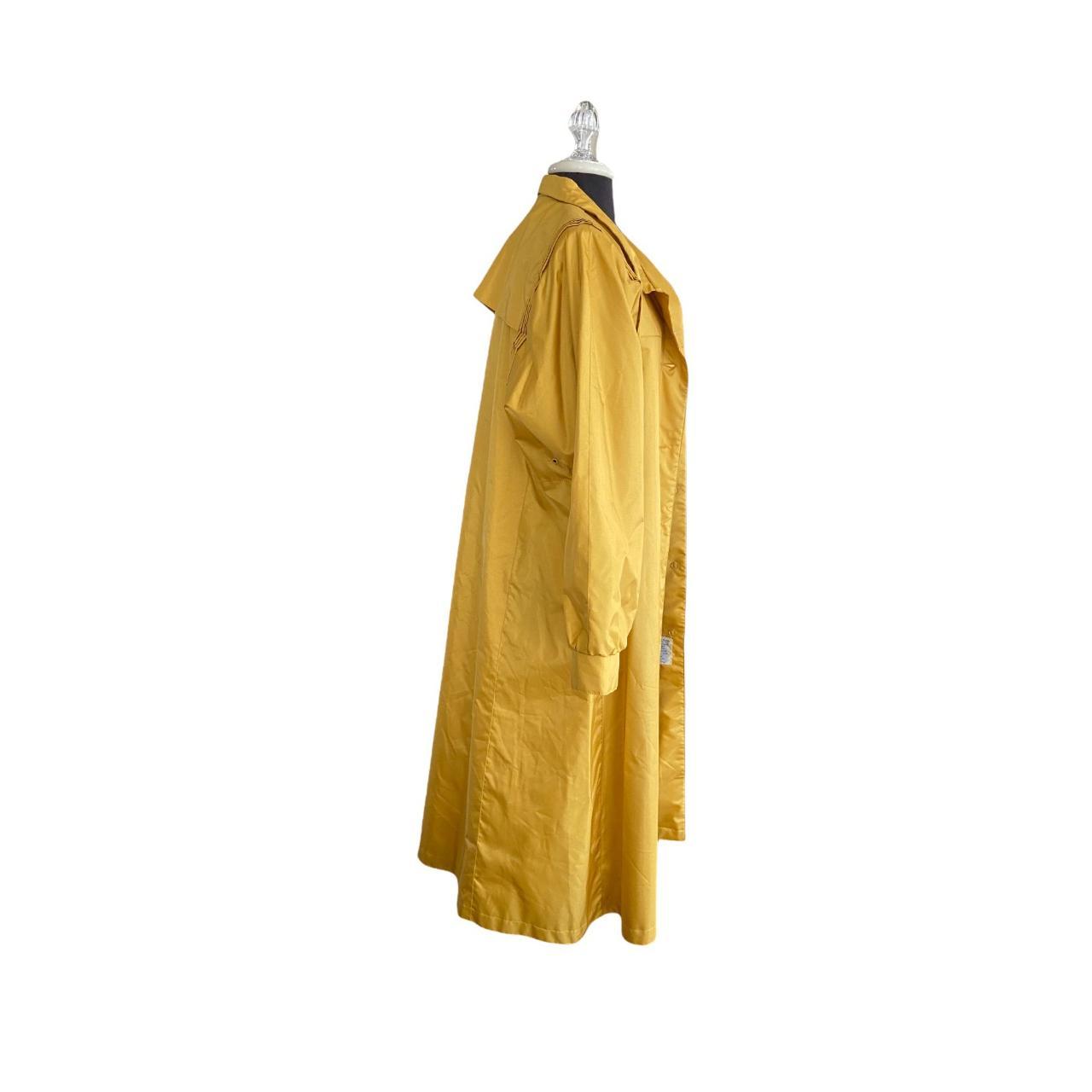 Liz Thomas Vintage Mustard Raincoat (Size 15/16) - Depop