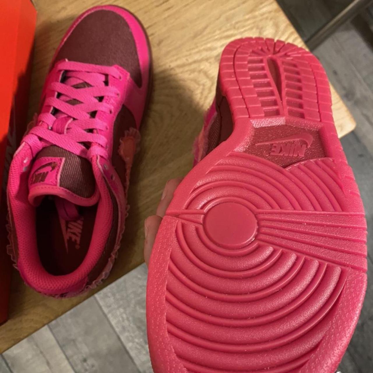 Nike Women's Pink Trainers | Depop