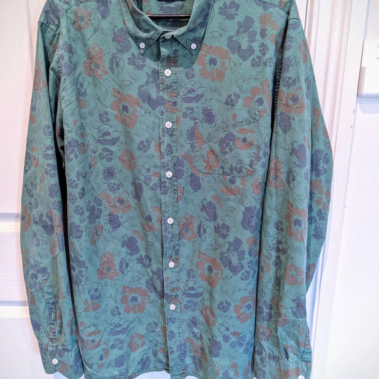 Article XL Green Paisley shirt #vintage... - Depop