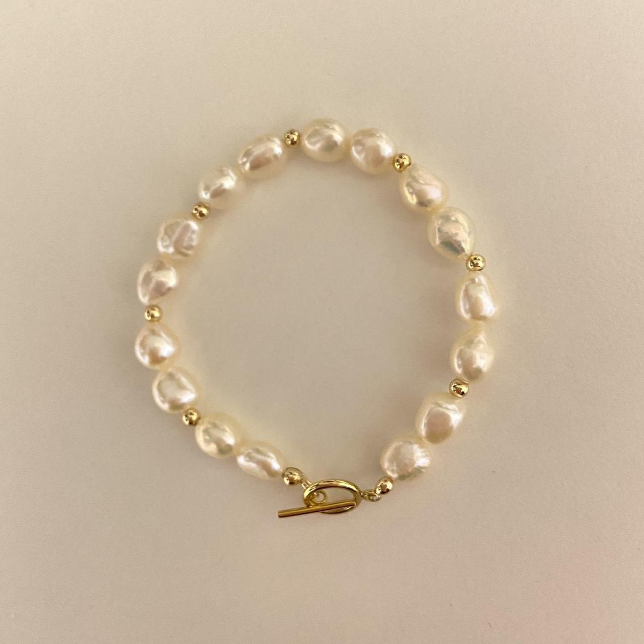 Freshwater pearl bracelet 🤍 Details: - Material:... - Depop