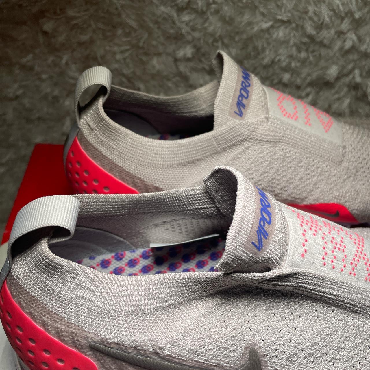 Vapormax moc 2 on sale grey and pink