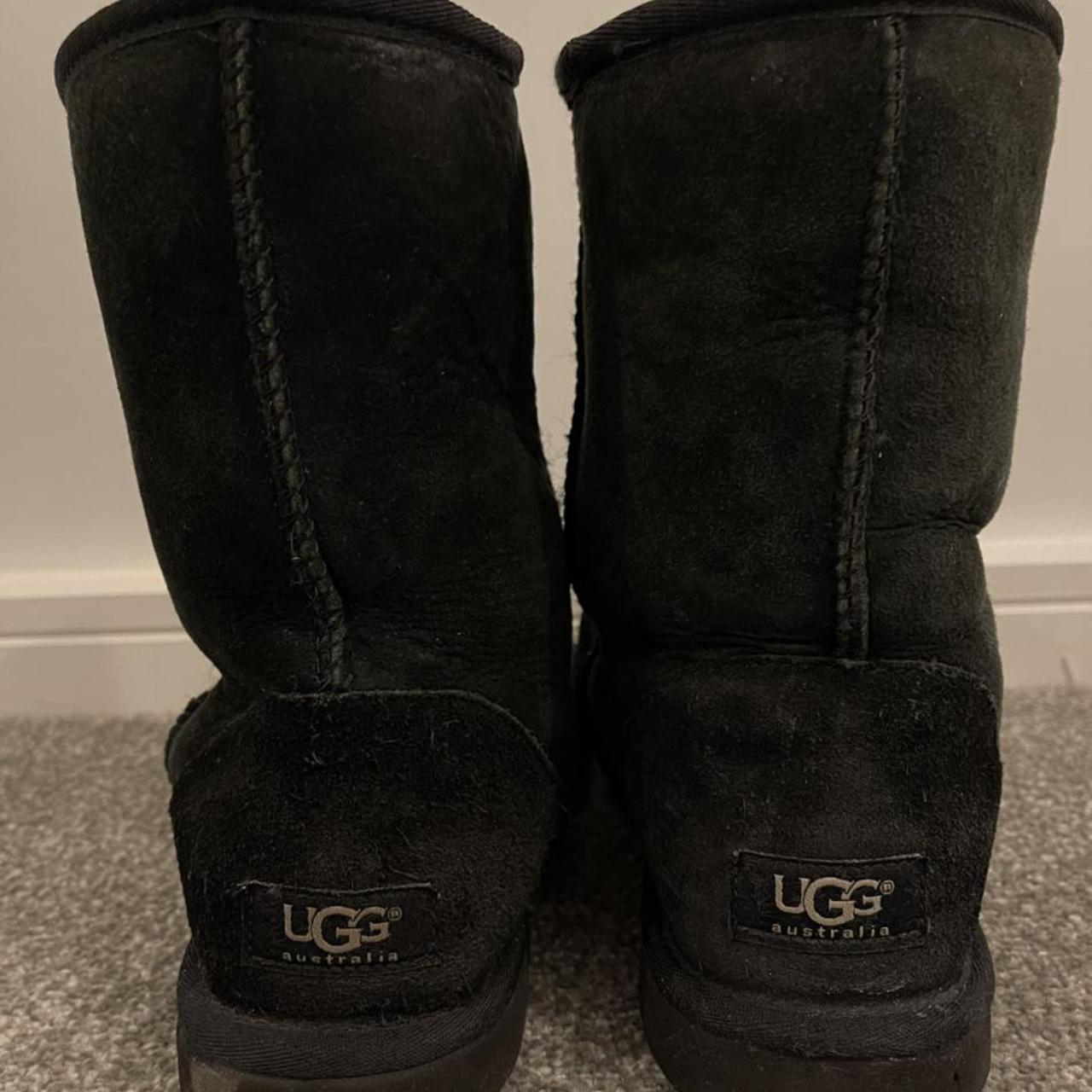 black ugg boots size 5