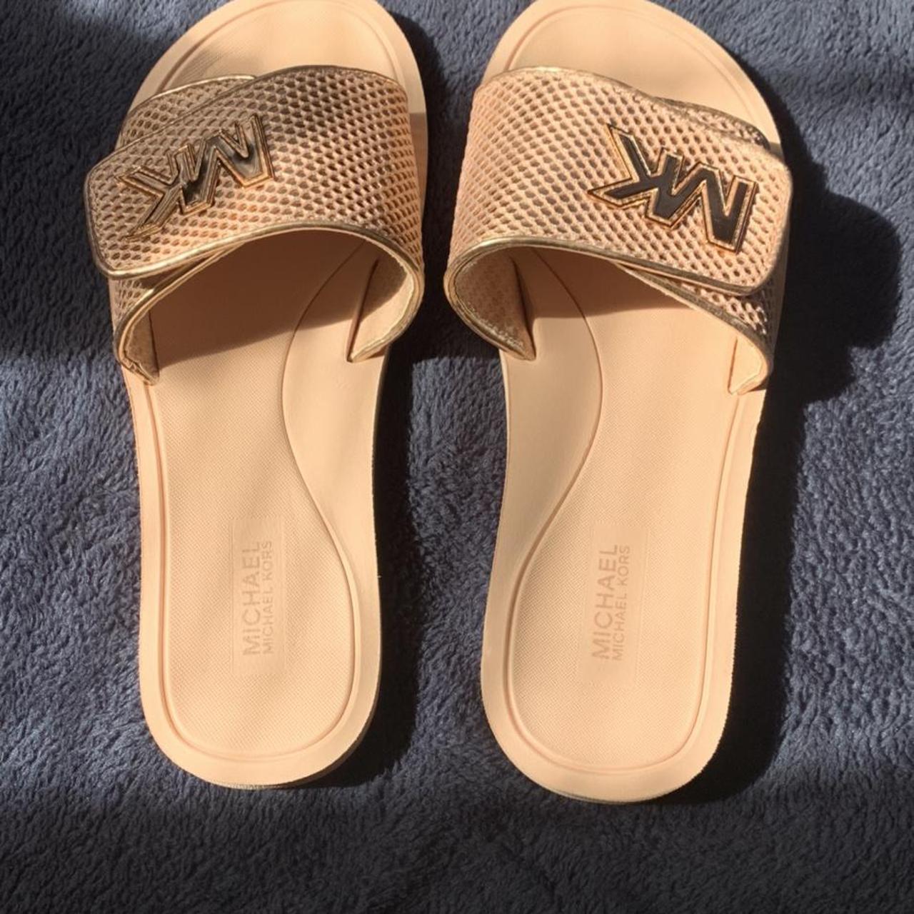 Michael kors hot sale gold sliders