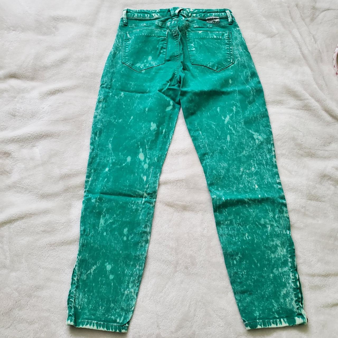 Product Image 2 - Goldsign glam jeans
Size 27
Green color
Bleached
Stretchy
5