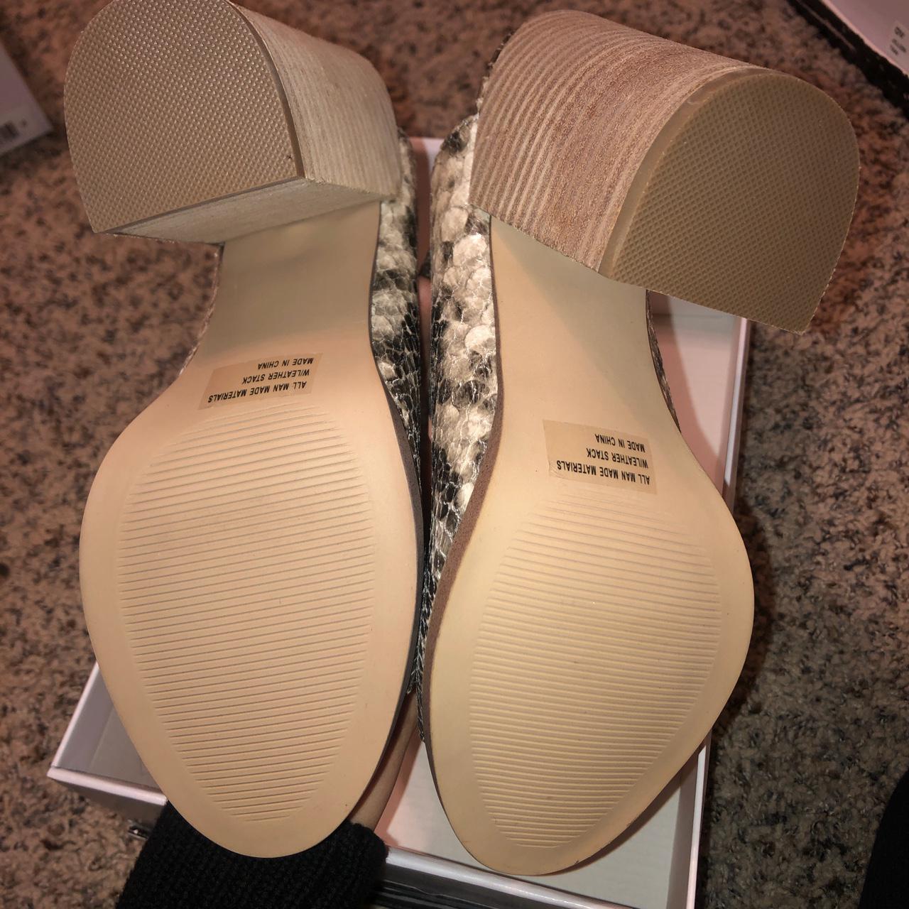 Dolce Vita Women's Black and Tan Courts (3)