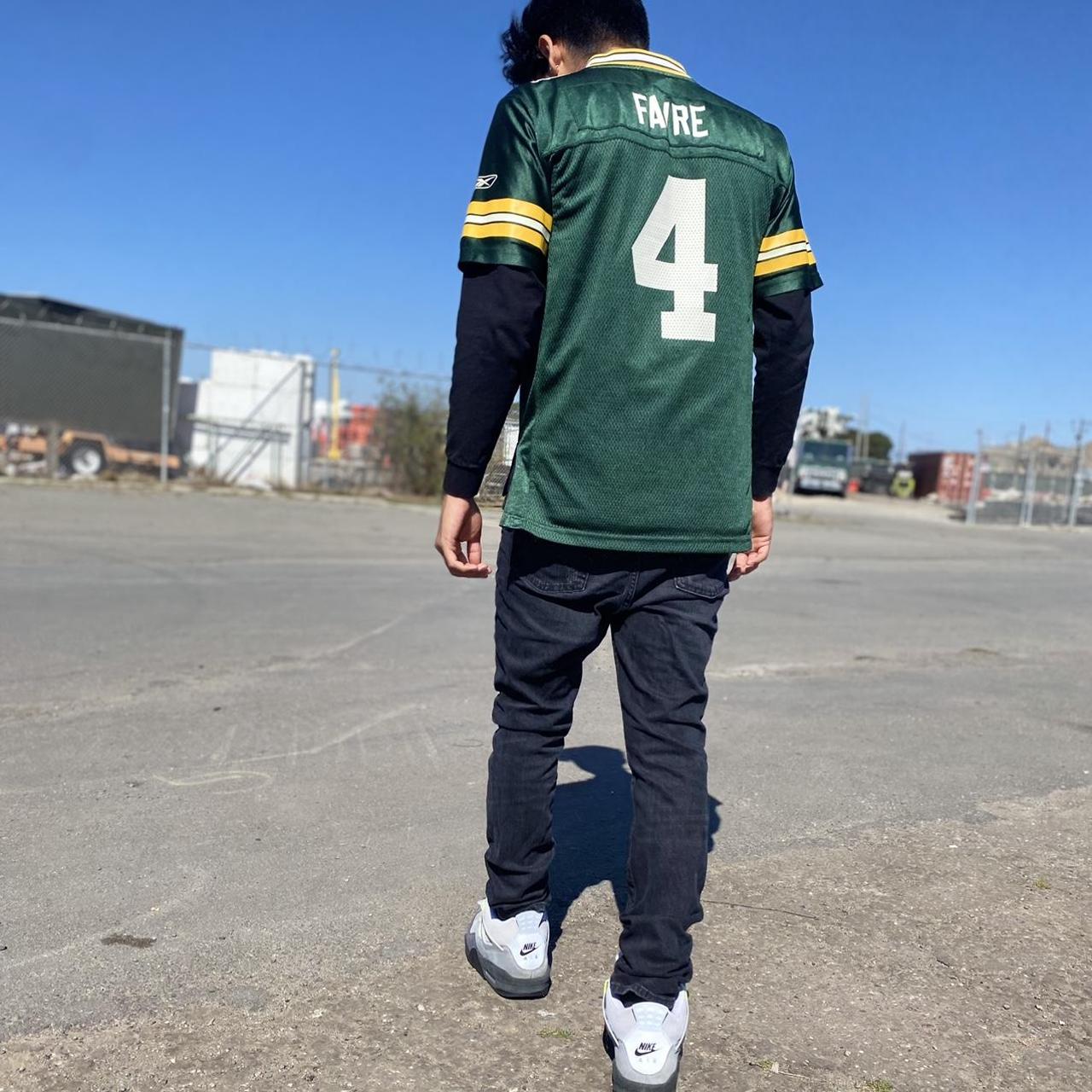 Vintage Nike Brett Favre jersey Size Large - Depop