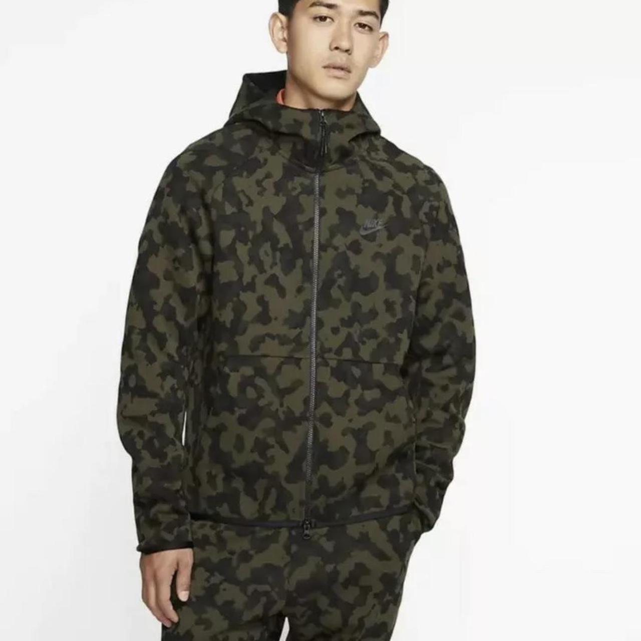 Nike tech hotsell fleece windrunner camo