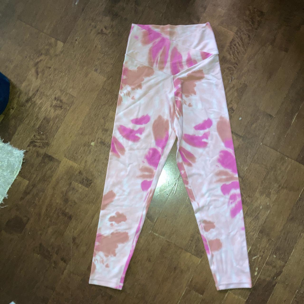 Super cute aerie pink crossover large leggings!!... - Depop