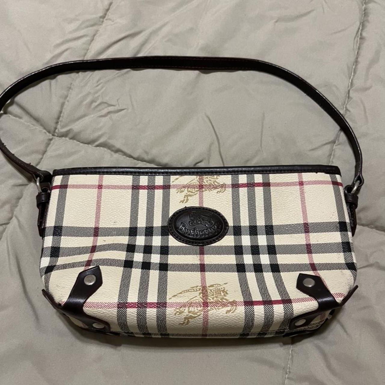 Authentic vintage Burberry bag. Had for a while love - Depop
