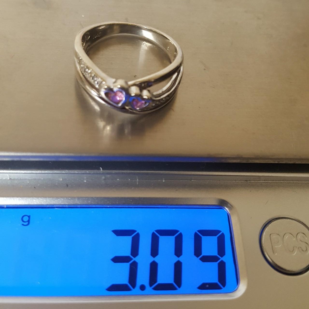 10k Real White gold, amethyst, 3.09g Sz 5 Beautiful... Depop