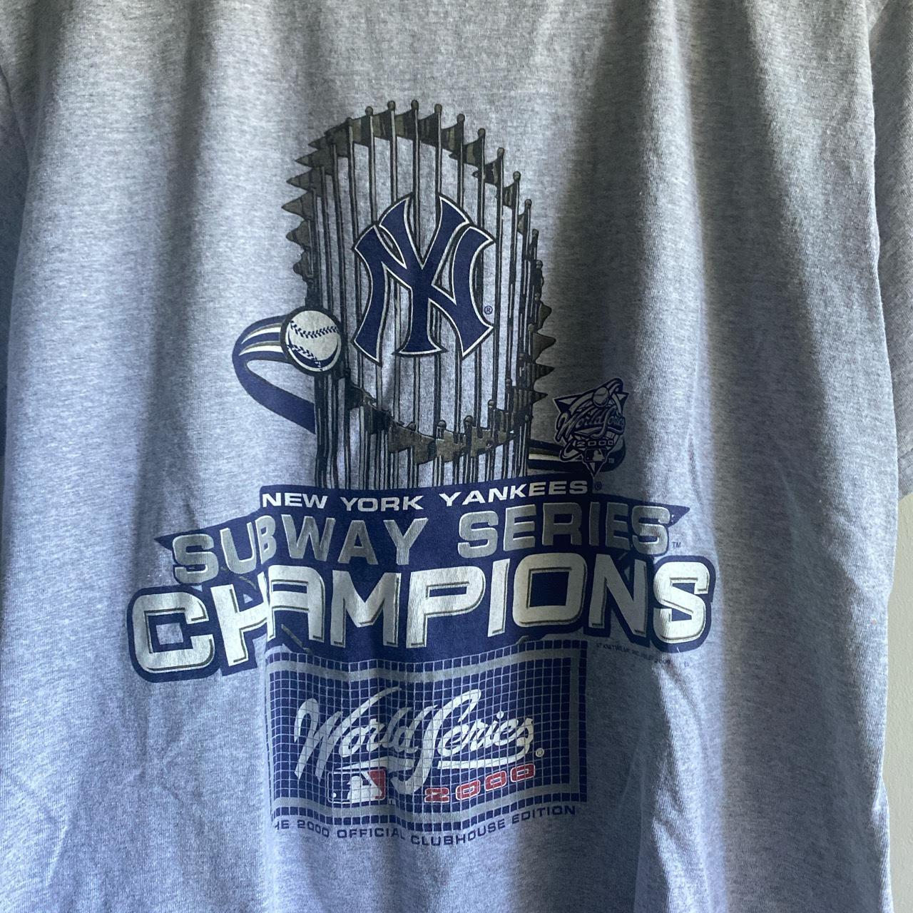 2000 New York Yankees Subway World Series Champions Clubhouse LEE Sport  T-Shirt