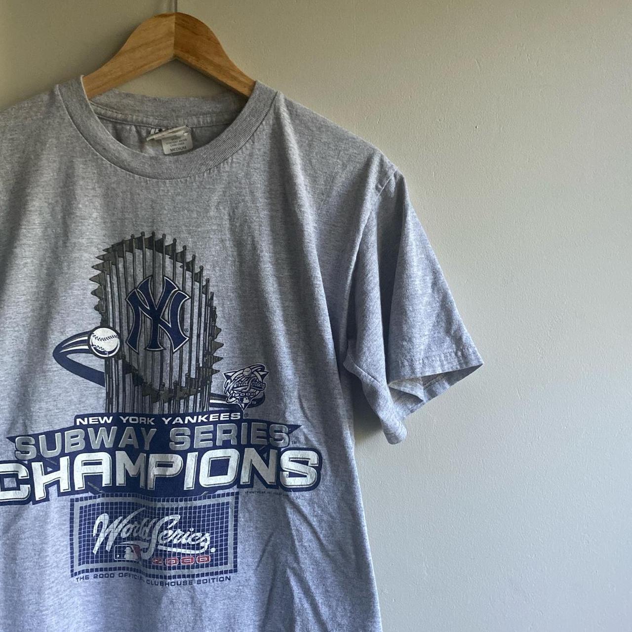 2000 New York Yankees Subway World Series Champions Clubhouse LEE Sport  T-Shirt