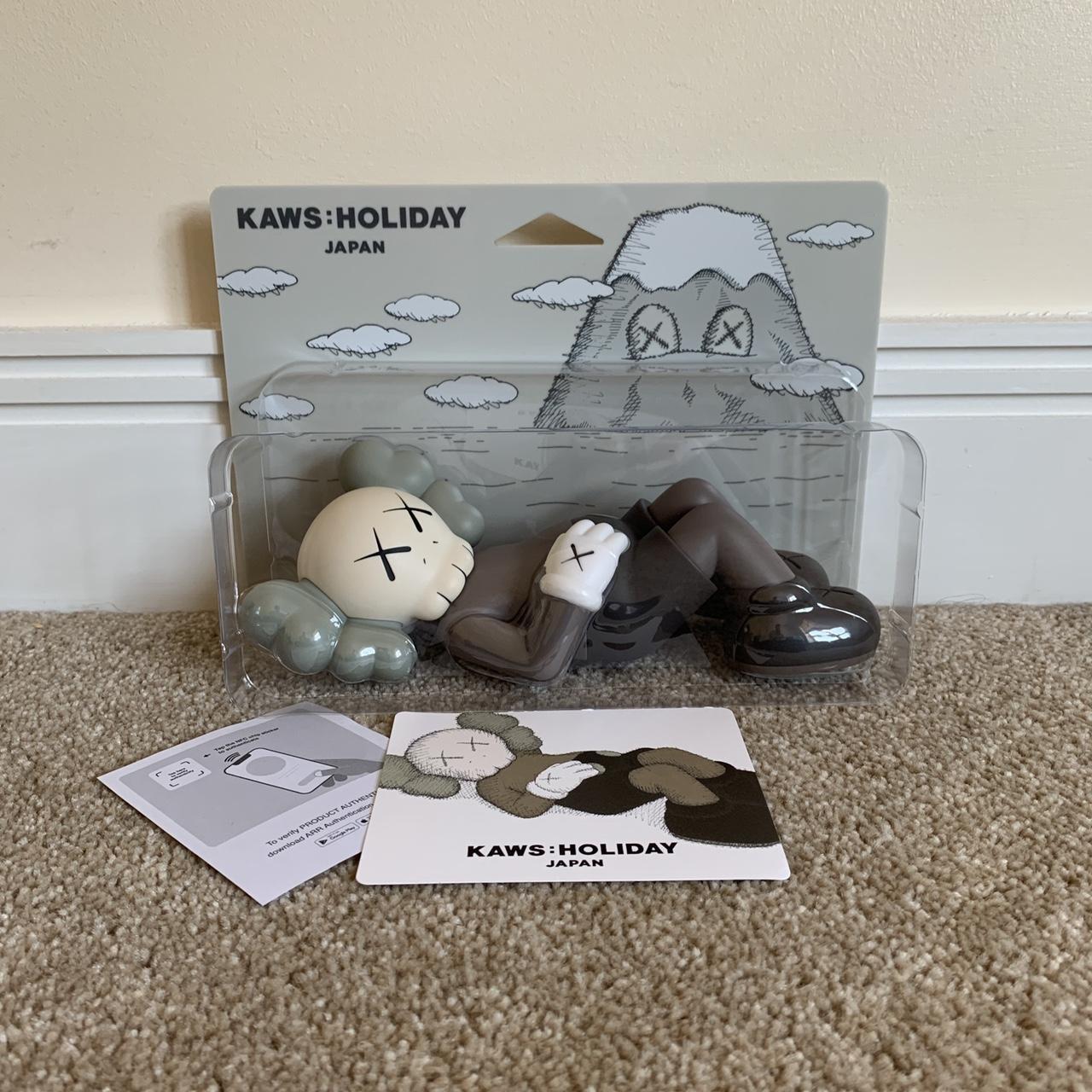 Kaws Holiday SINGAPORE🇸🇬 Black/Brown/Grey Released in