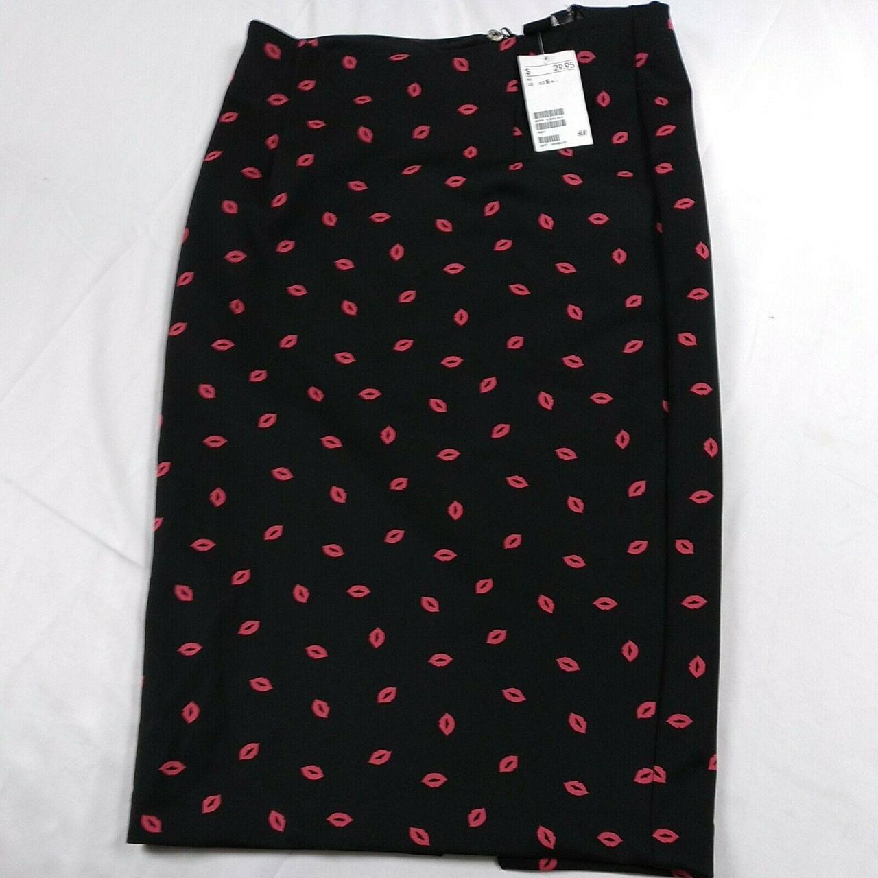 H&M Black Pencil Skirt Size Small All Over Print... - Depop