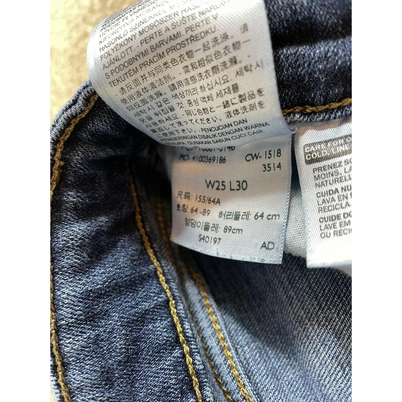 Levi's 711 Skinny Blue Jeans Women's Size 25 Low... - Depop