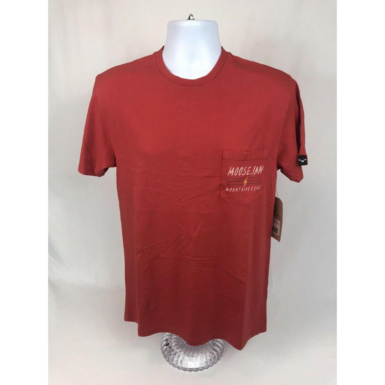 Moosejaw Men's T-shirt | Depop