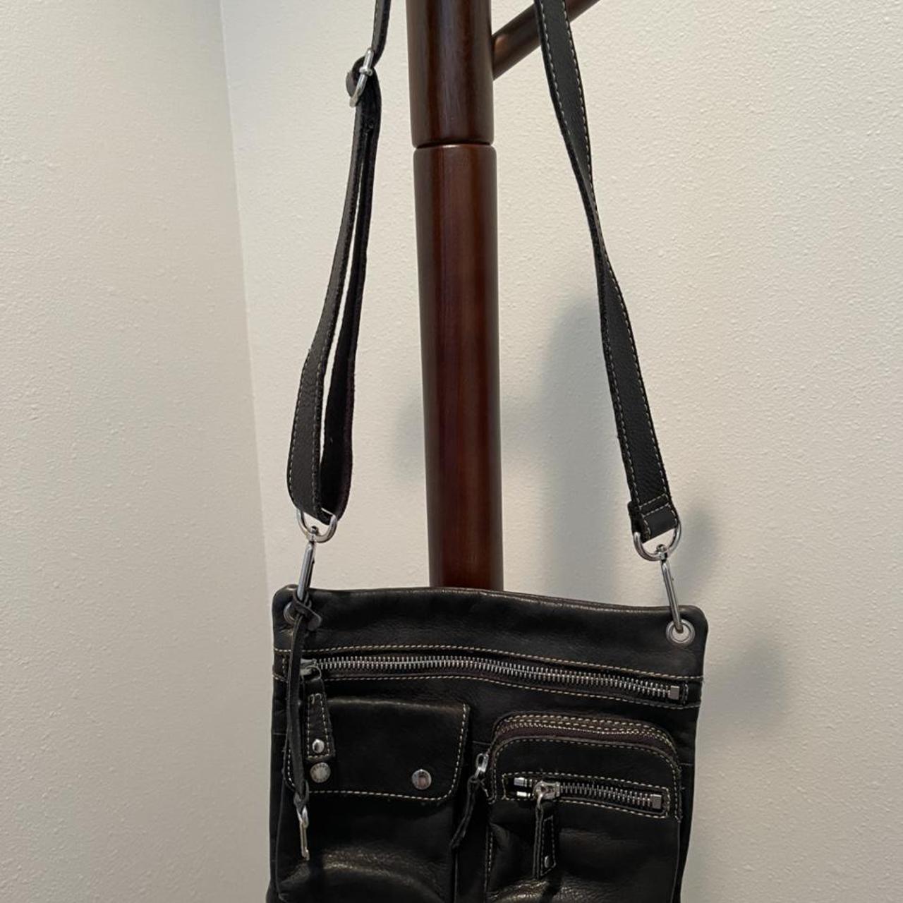 Fossil leather crossbody in great condition. fossil Depop