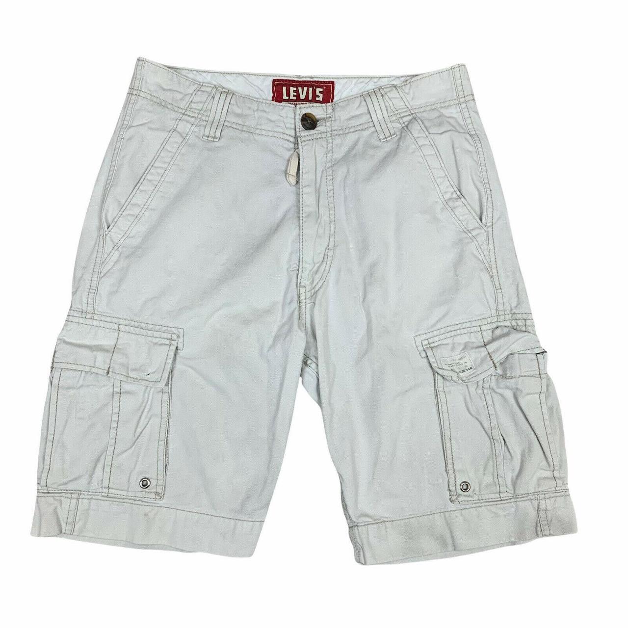 white levi cargo shorts