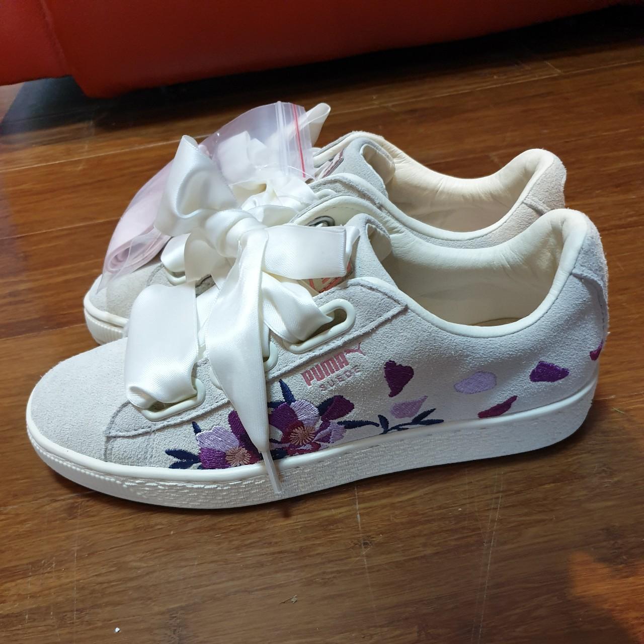 Puma best sale heart flowery