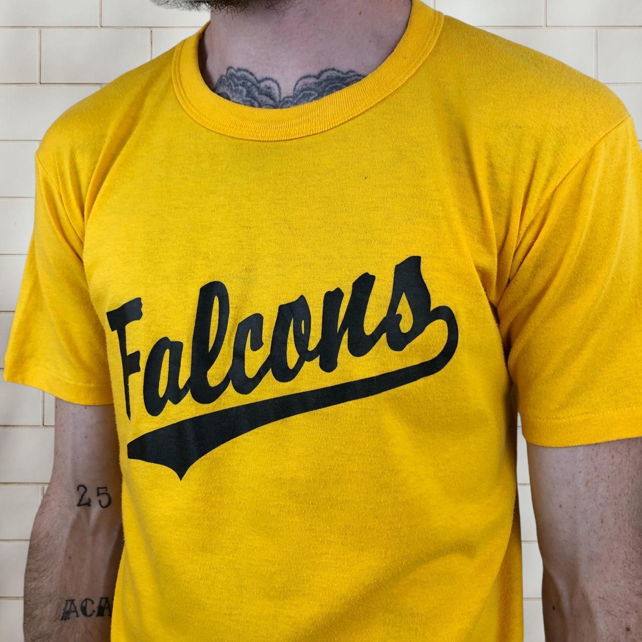 Russell Athletic Men's Yellow and Black Tshirt Depop