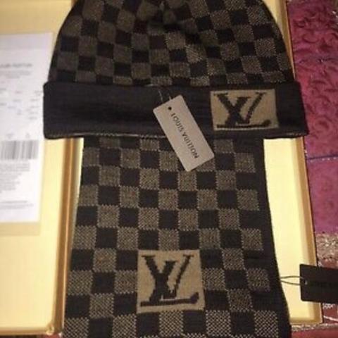 Louis Vuitton Hat and scarf combo super rare to - Depop