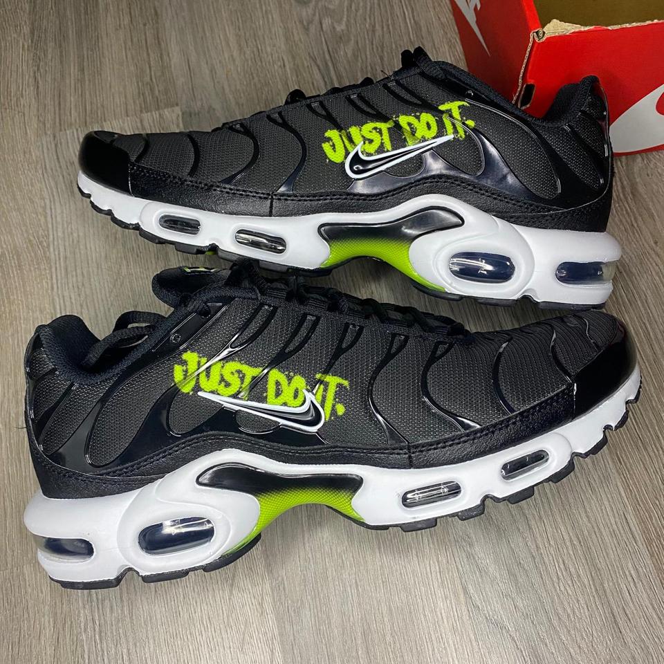 nike air max plus black/volt-dark grey-white 18ho-i