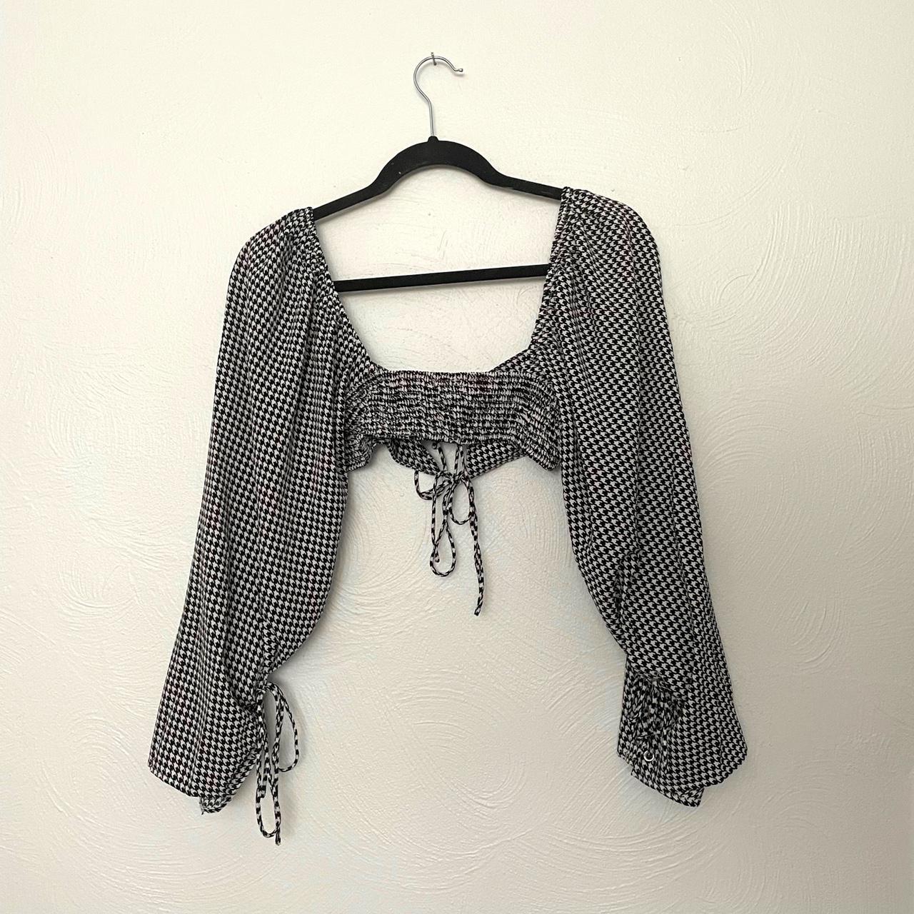 Women's Black and White Crop-top (3)