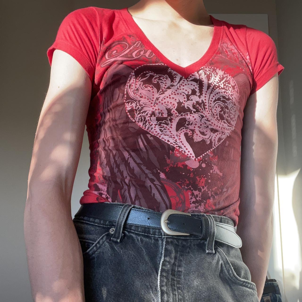 Y2K v neck tee - Depop