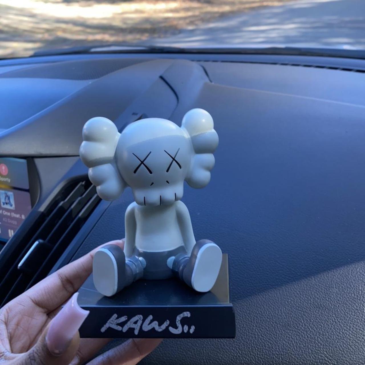 kaws incase コラボ　付属品 KAWS（カウズ）×UTのコラボコレクションがはじまる