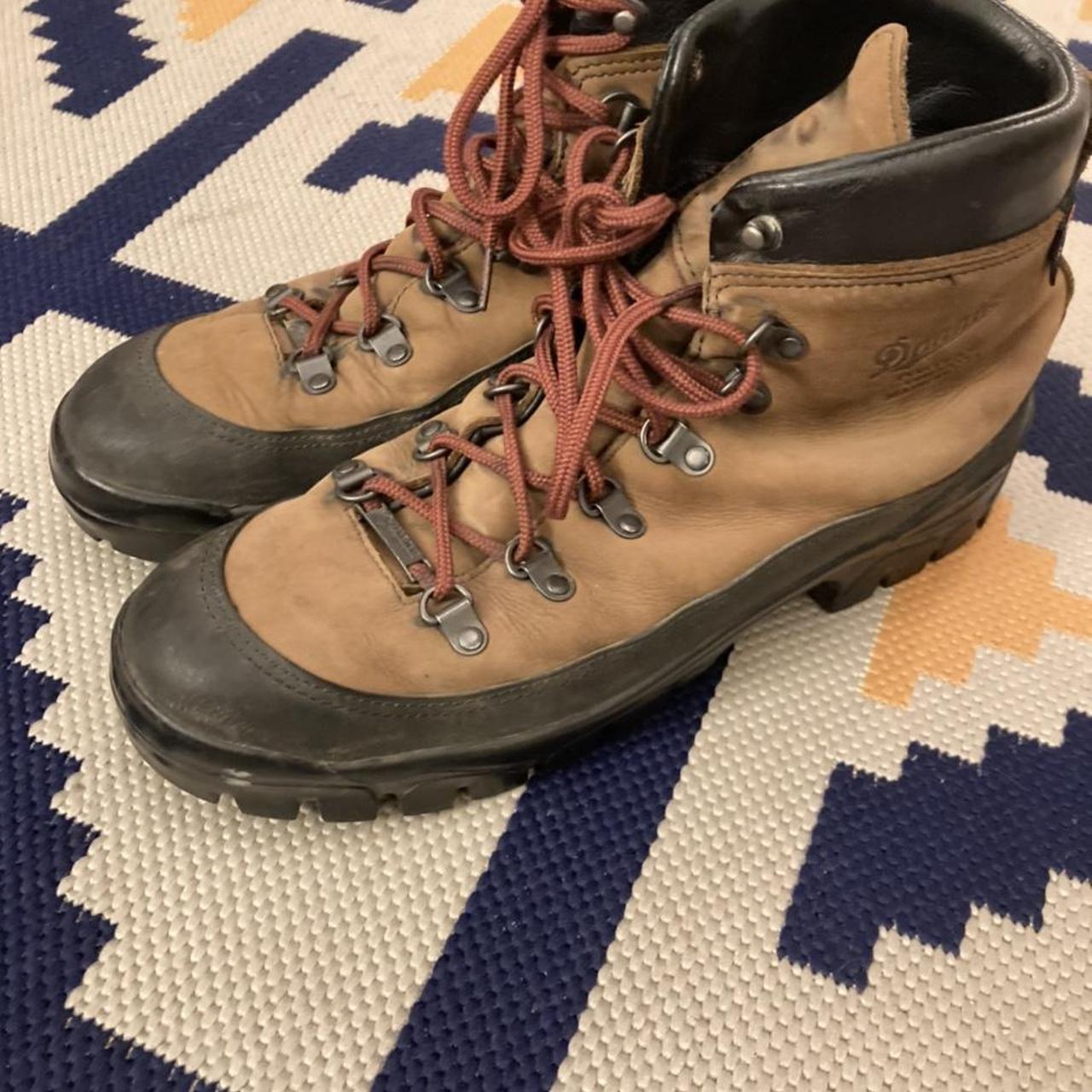 Lightly worn Danner Crater Rim 6” hiking boot in... - Depop