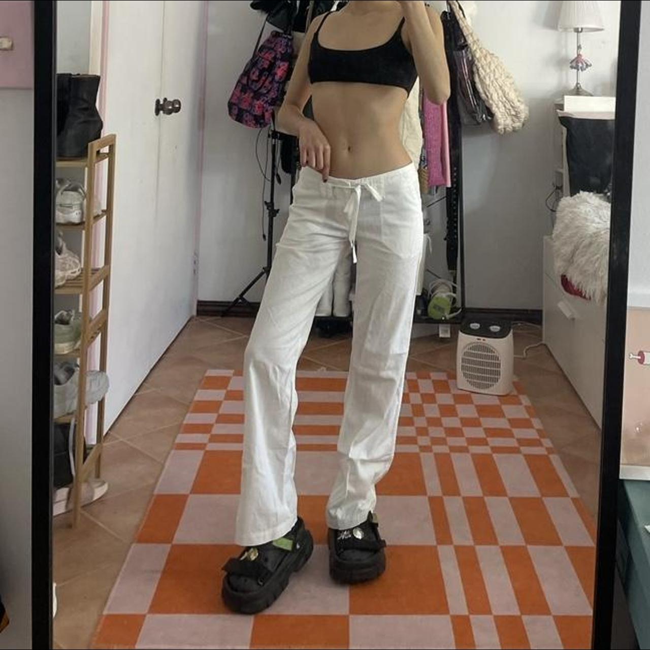 LOW WAISTED WHITE CARGO PANTS - stunning low waisted... - Depop