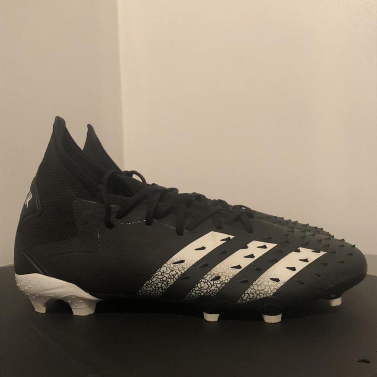 predator football boots size 11