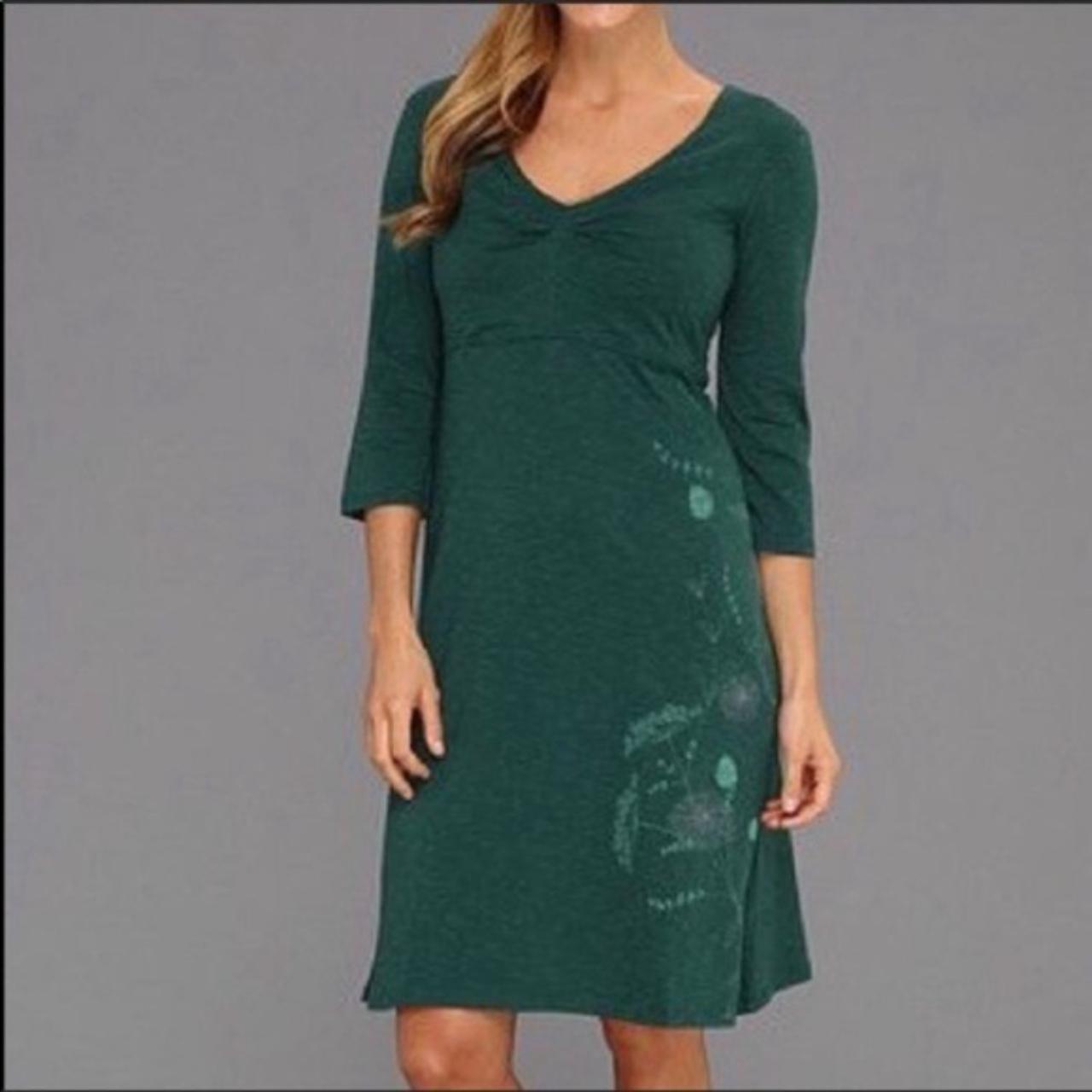Beautiful hunter green vneck dress with 3/4... Depop