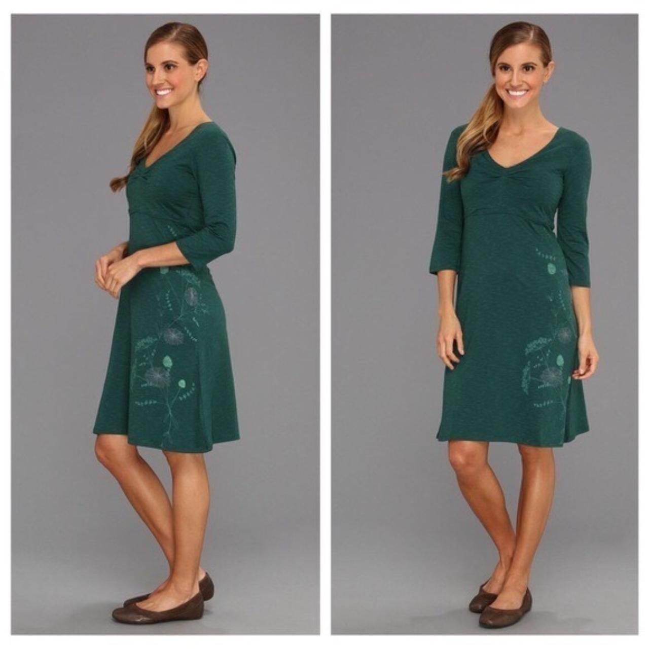 Beautiful hunter green vneck dress with 3/4... Depop