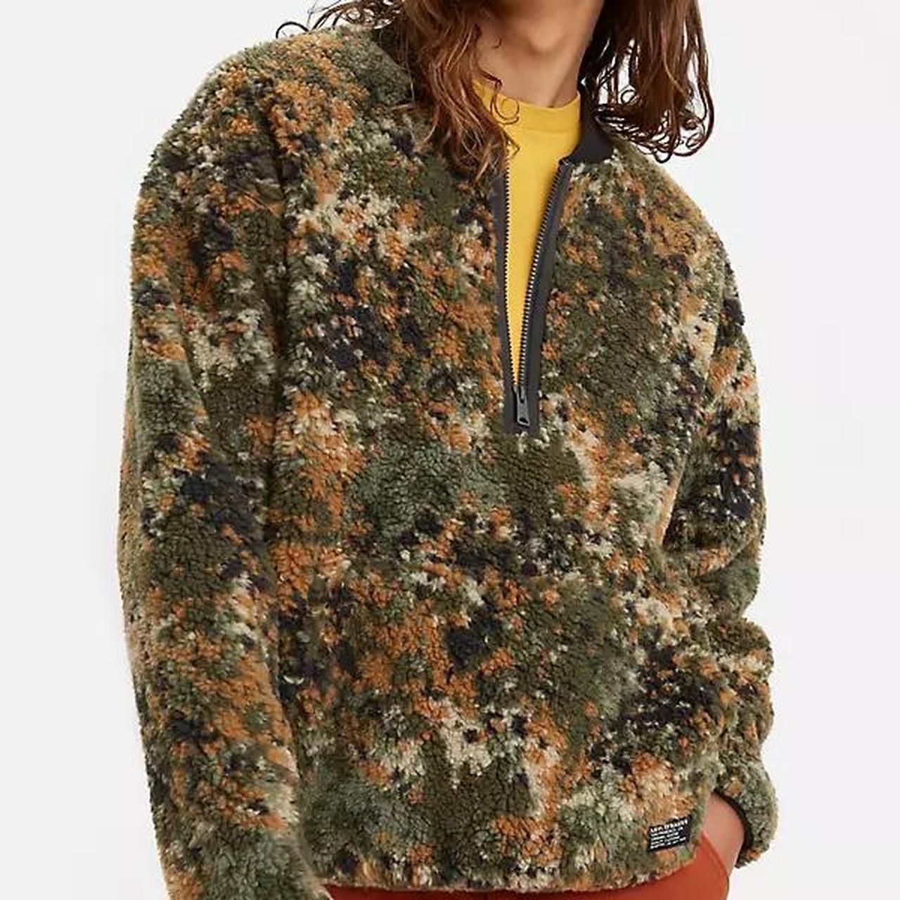 Levi's camo best sale jumper