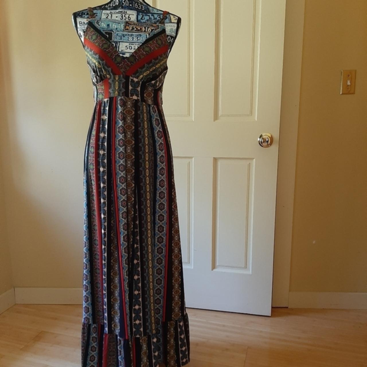 Elie Tahari Women's Red and Blue Dress | Depop