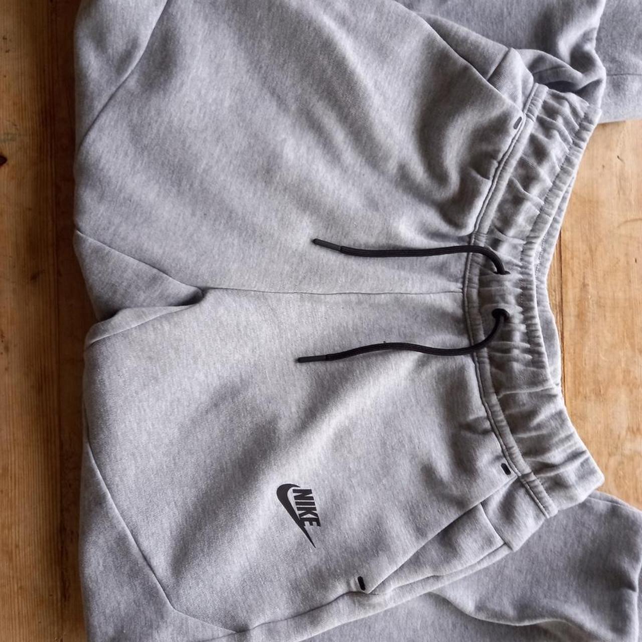 nike tech fleece joggers junior