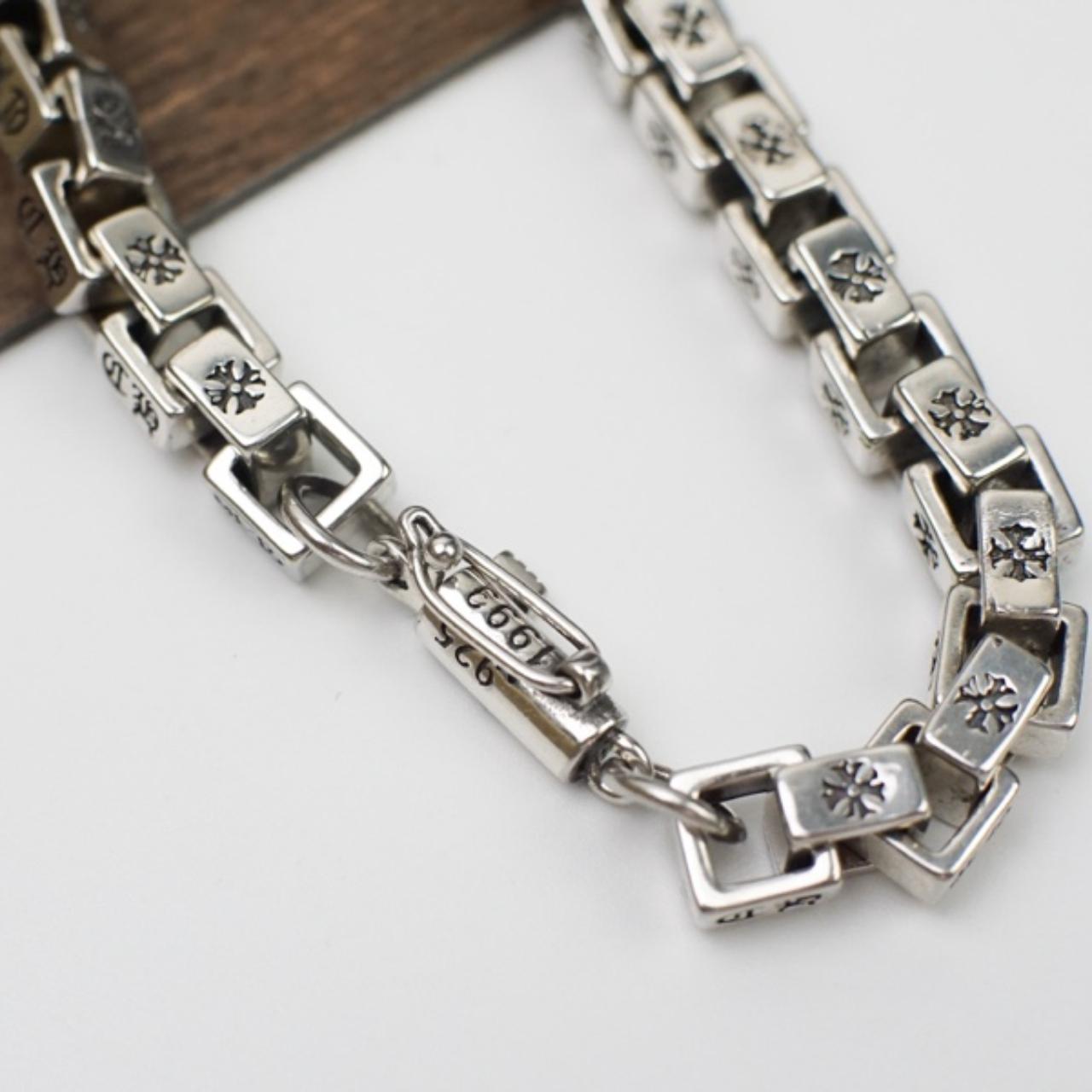 Crow Hearts hot Checkered Alphabet Bracelet