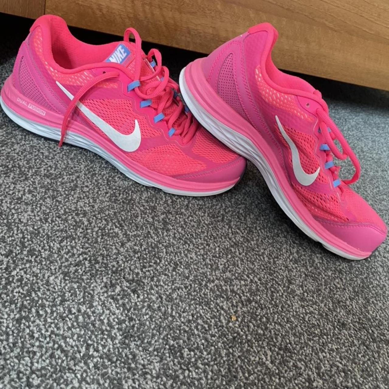 fluorescent pink nike trainers