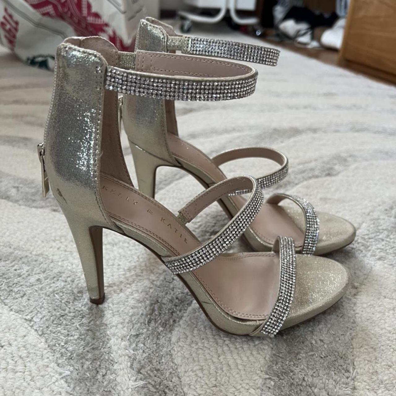 Kelly and katie hot sale courtnee sandal silver