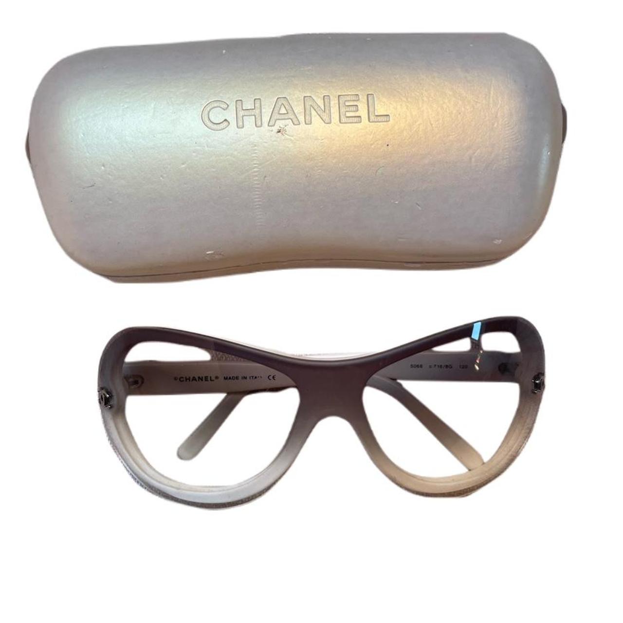 CHANEL CC Logo Sunglasses 5066 in white and grey