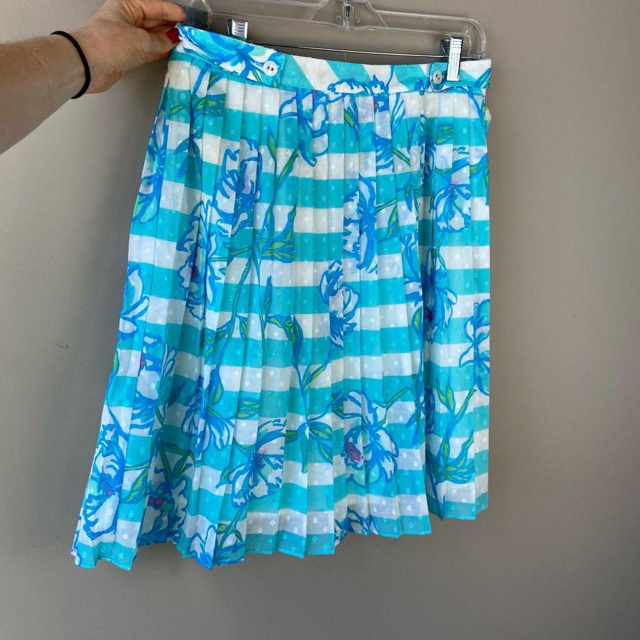 Lilly Pulitzer Blue Pleated Floral Skirt SZ... - Depop