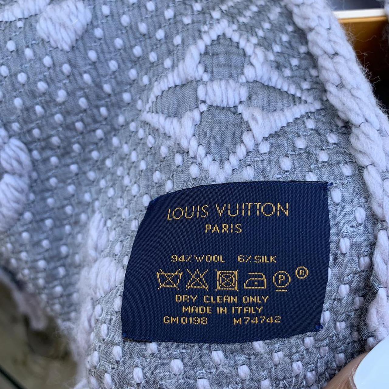 Louis Vuitton men scarf in brown colour. 100% - Depop