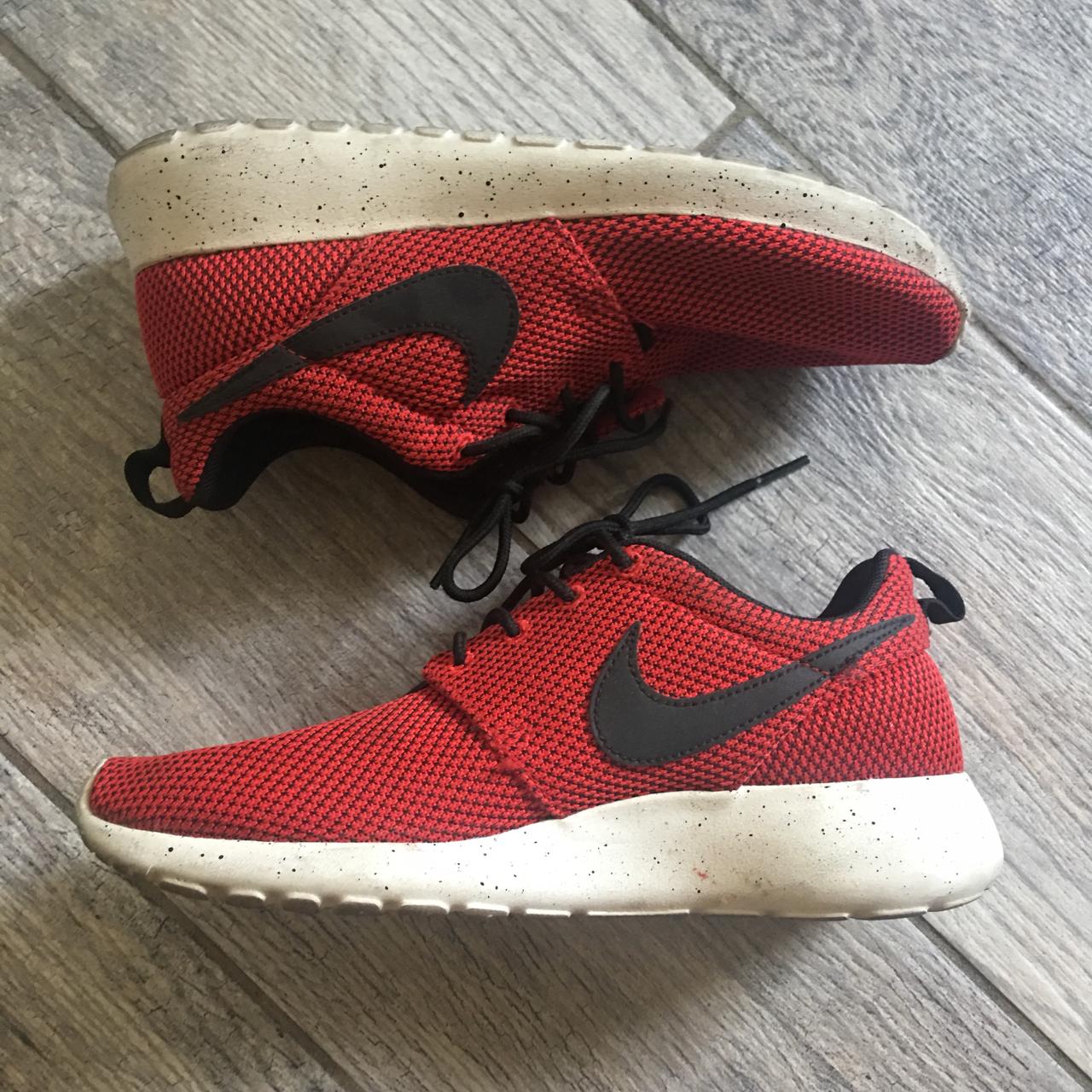 nike roshe womens red