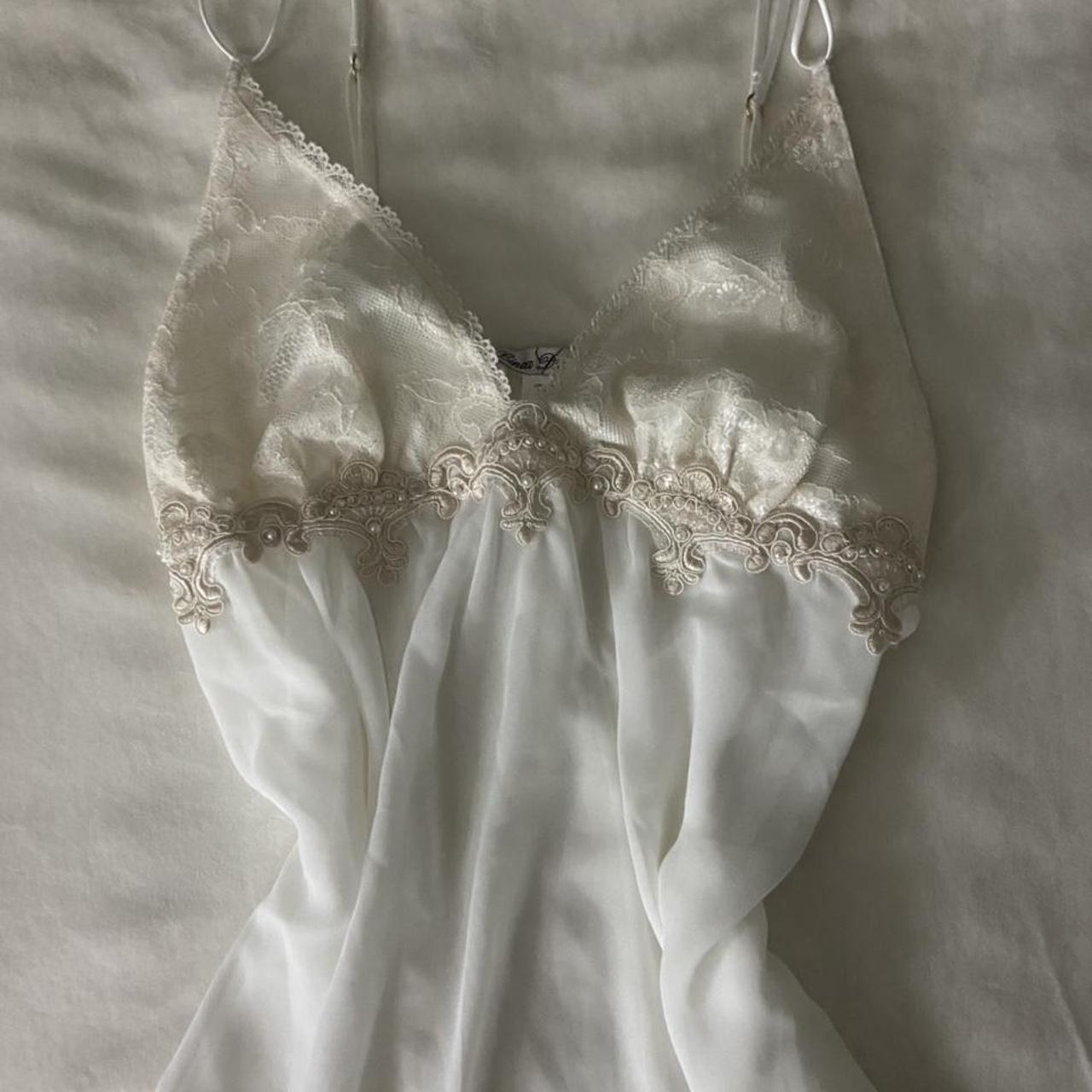 Linea Donatella Women's White and Cream Vest (2)