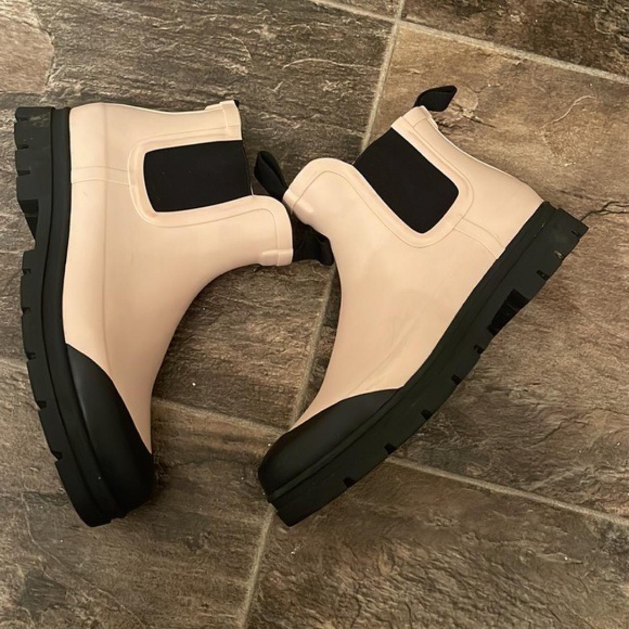 everlane chelsea rain boot