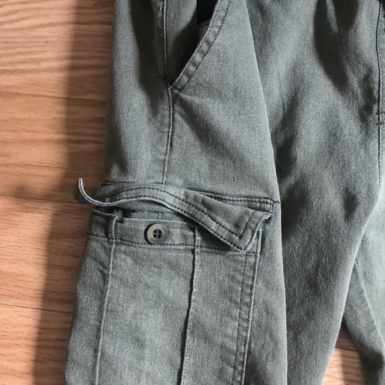 Riflessi slim green cargo pants Elastic waistband... - Depop