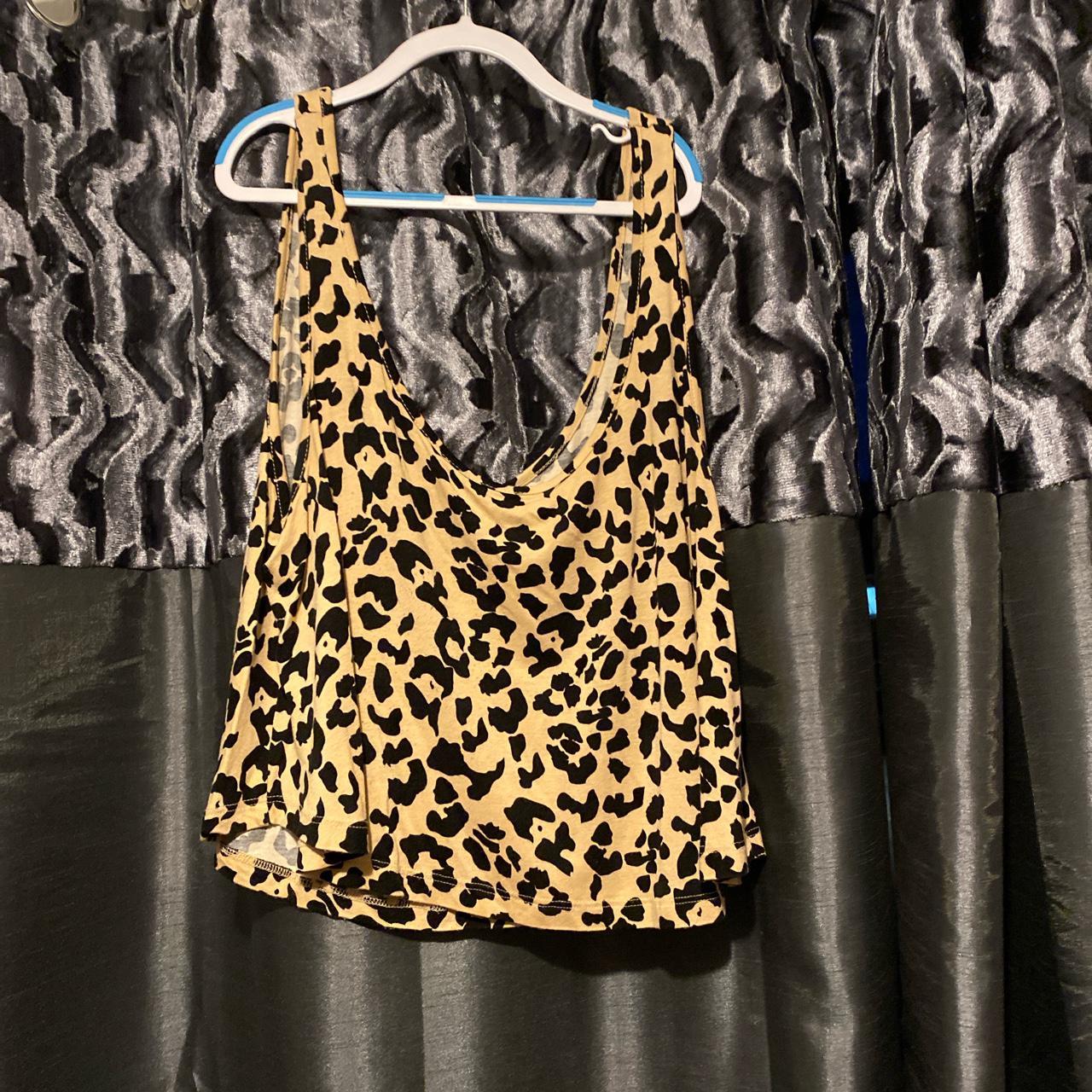 Leopard print crop top - Depop