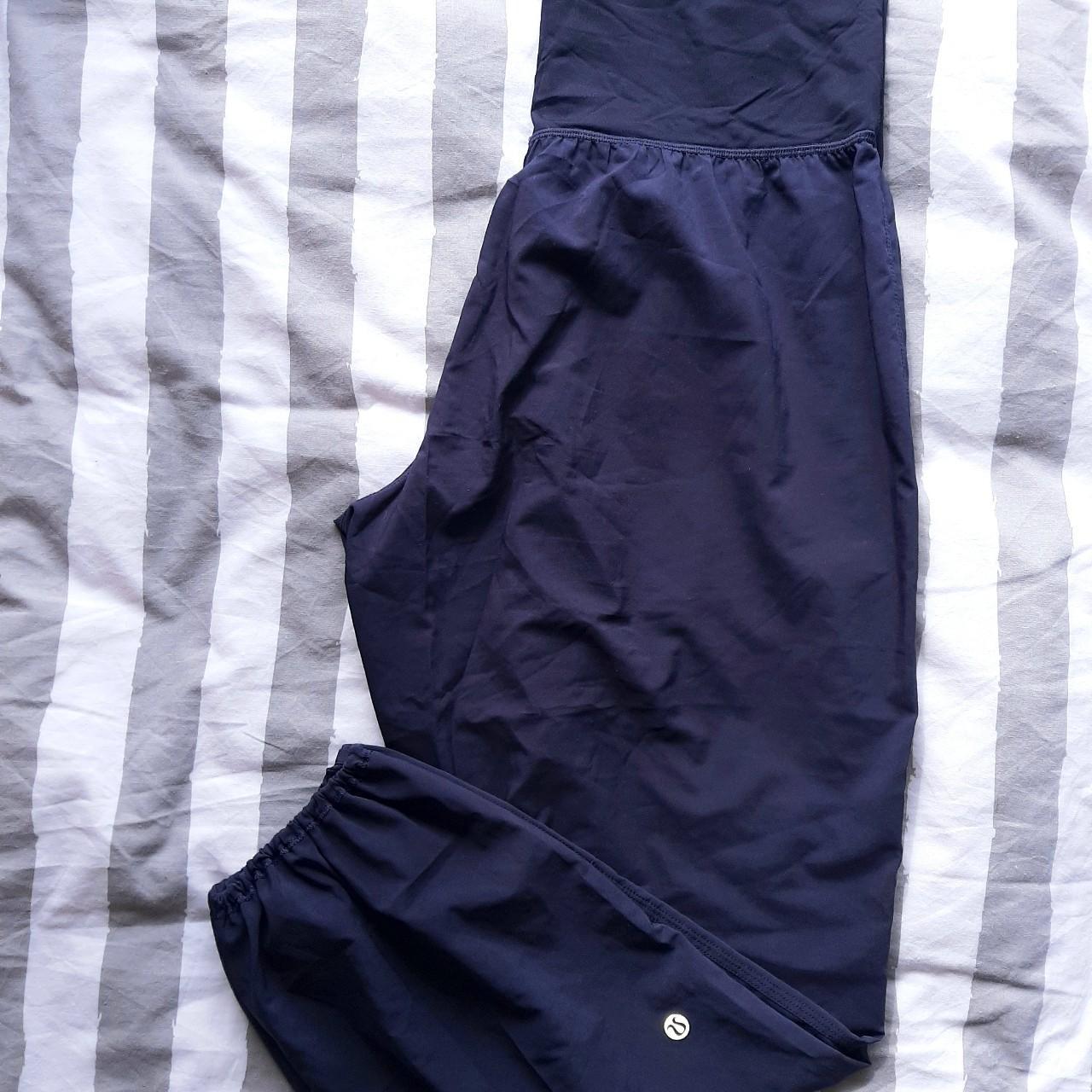 Lululemon Women's Navy | Depop