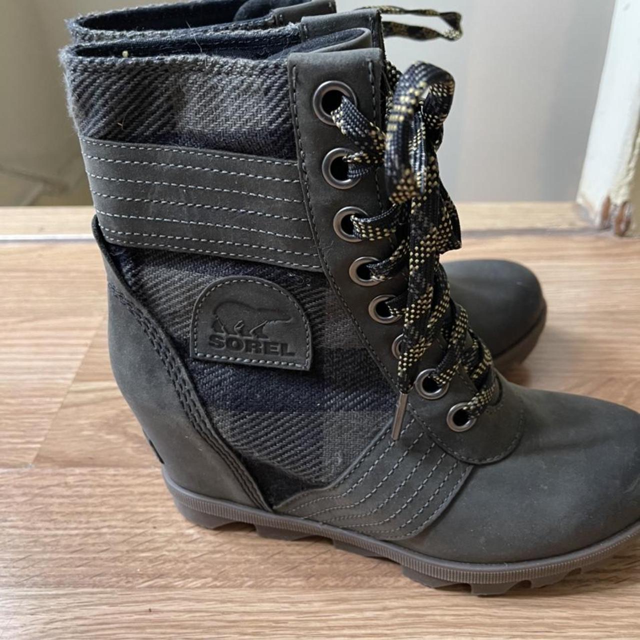 sorel lexie plaid